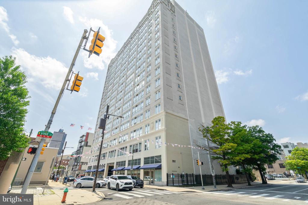 1100 VINE STREET Unit: 1403
