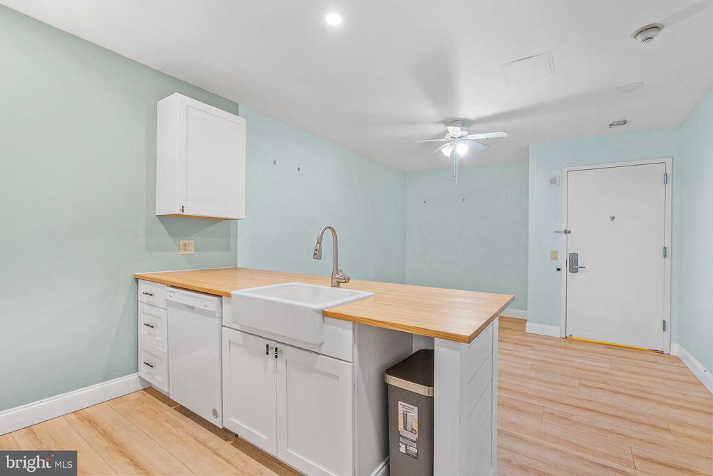 1100 VINE STREET Unit: 1403