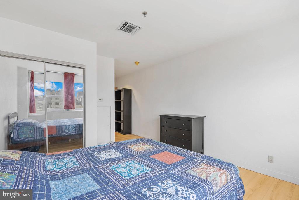 1100 VINE STREET Unit: 1403