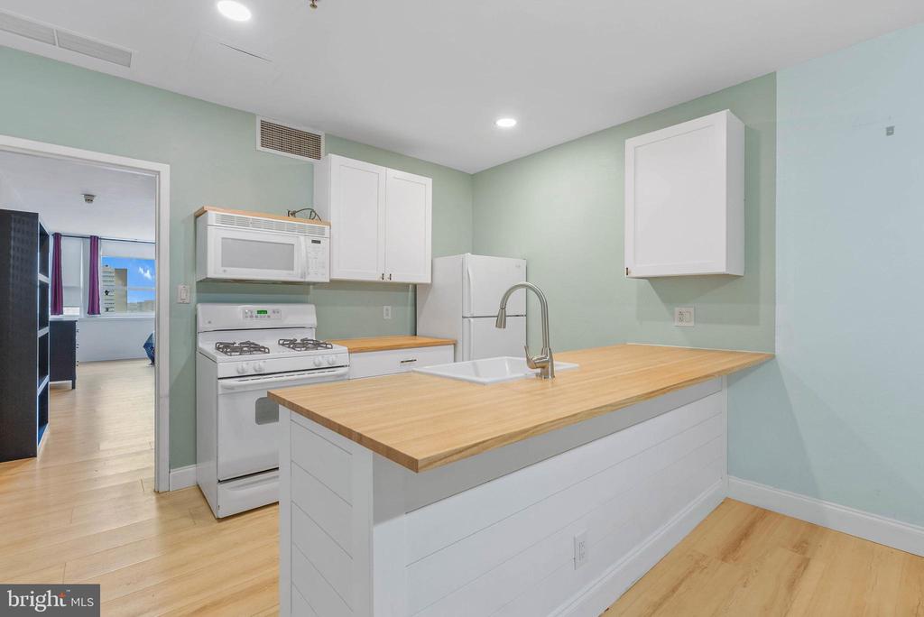 1100 VINE STREET Unit: 1403