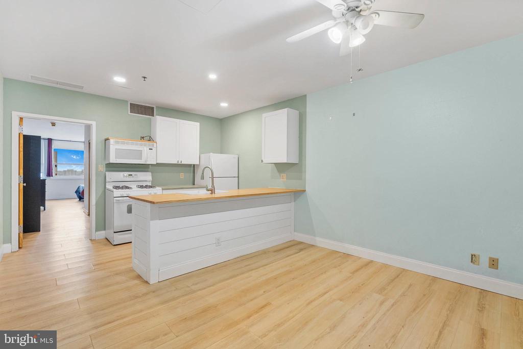 1100 VINE STREET Unit: 1403