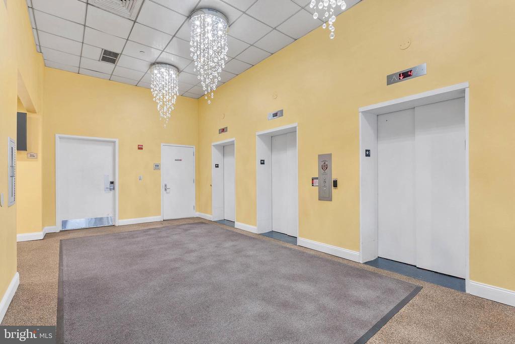 1100 VINE STREET Unit: 1403