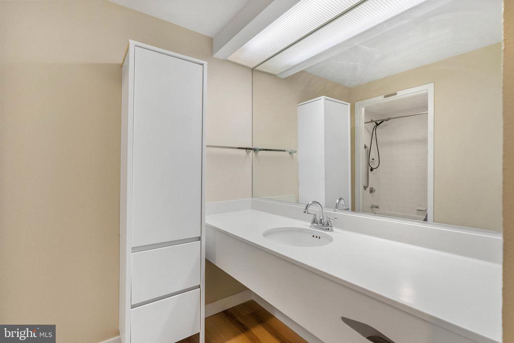 1100 VINE STREET Unit: 1403