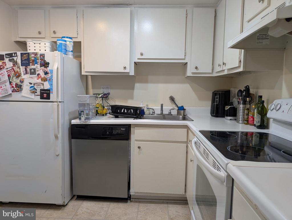 2001 HAMILTON STREET Unit: 1919