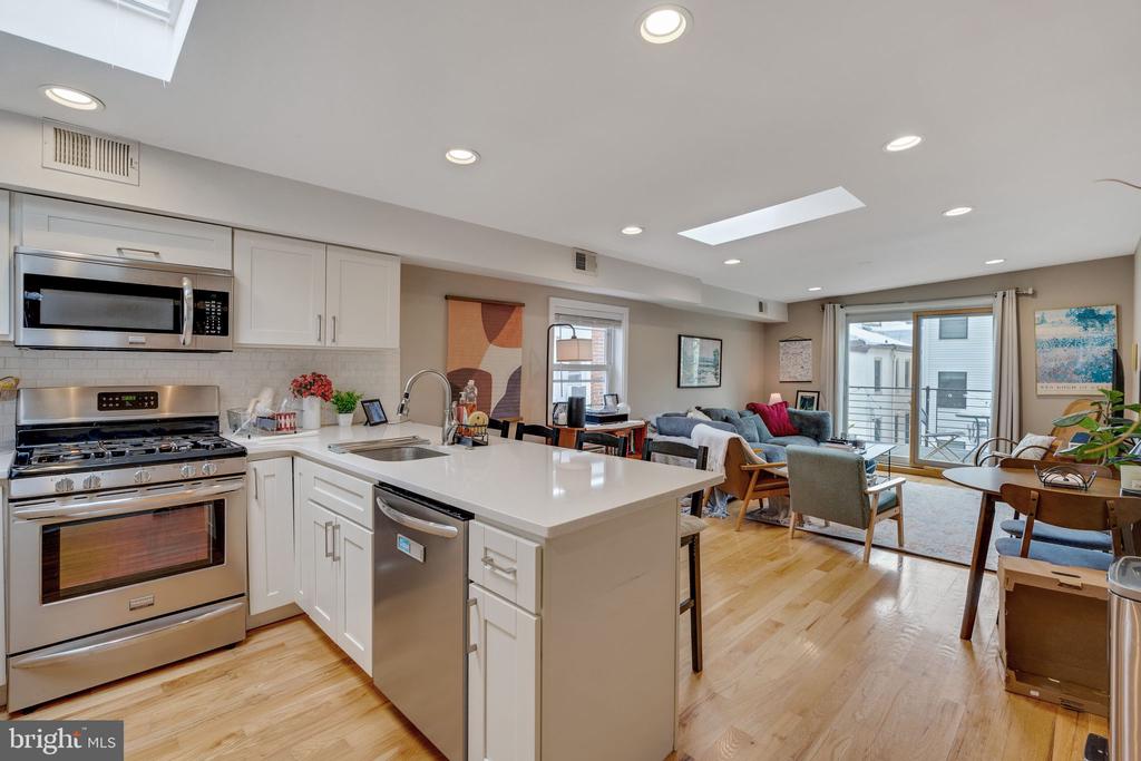 1522 MOUNT VERNON STREET 3