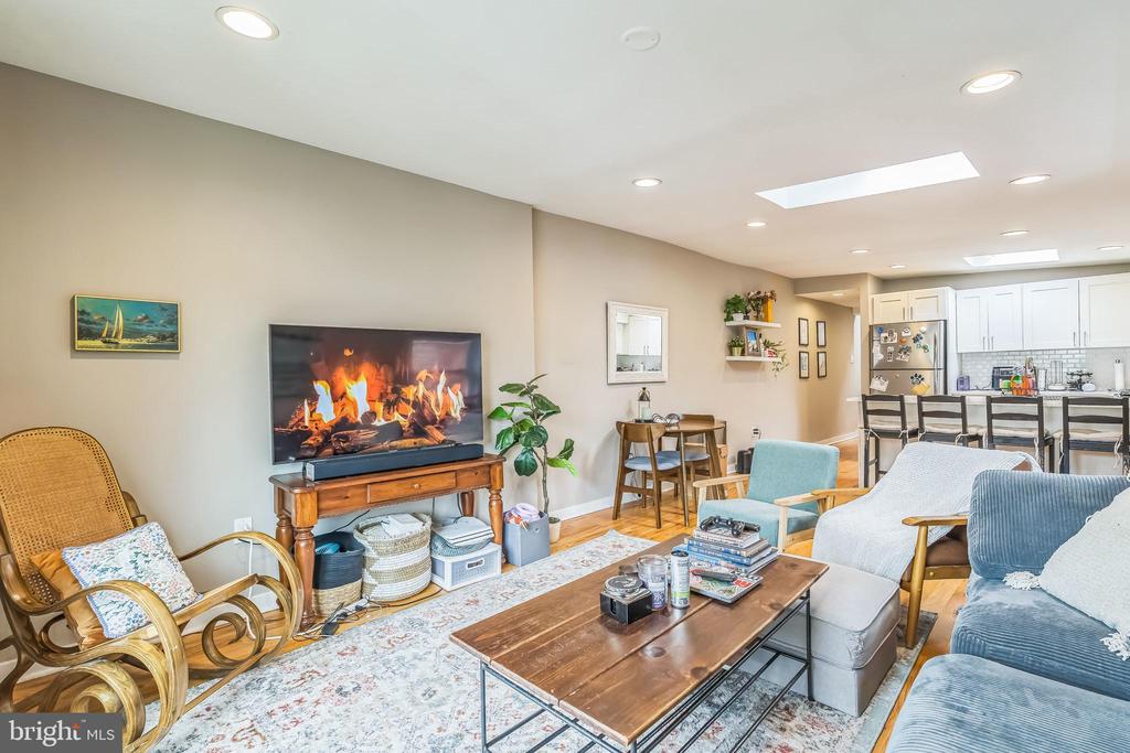 1522 MOUNT VERNON STREET 3