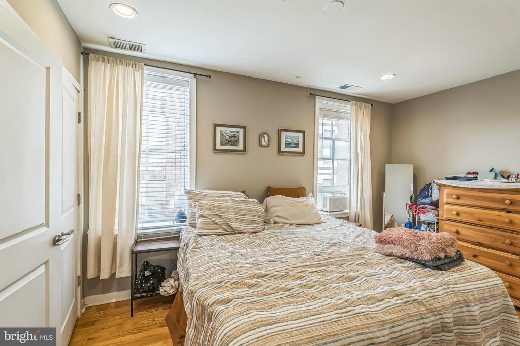 1522 MOUNT VERNON STREET 3
