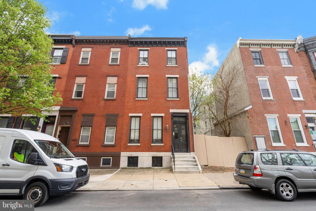 1522 MOUNT VERNON STREET 3