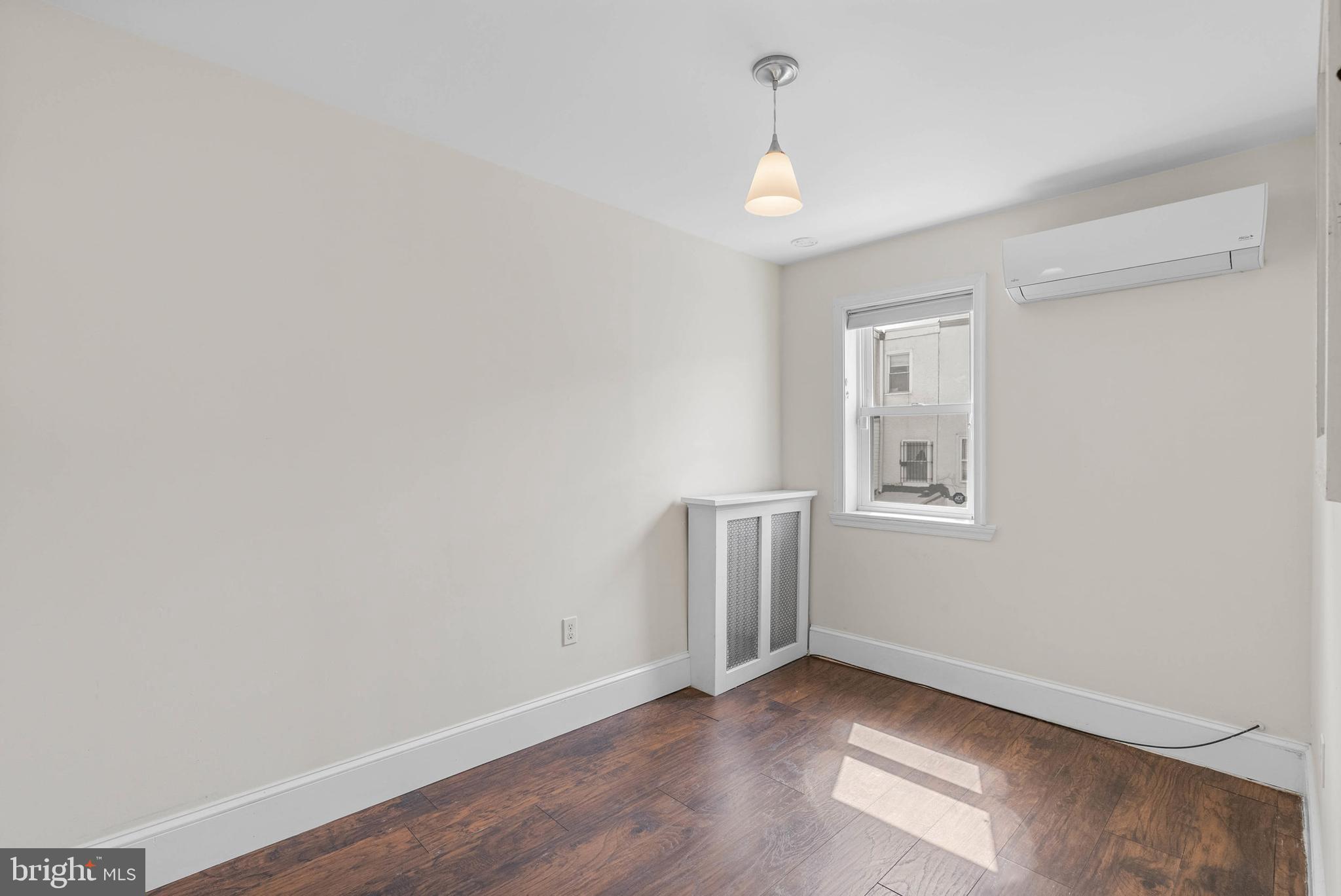 812 LIVINGSTON STREET