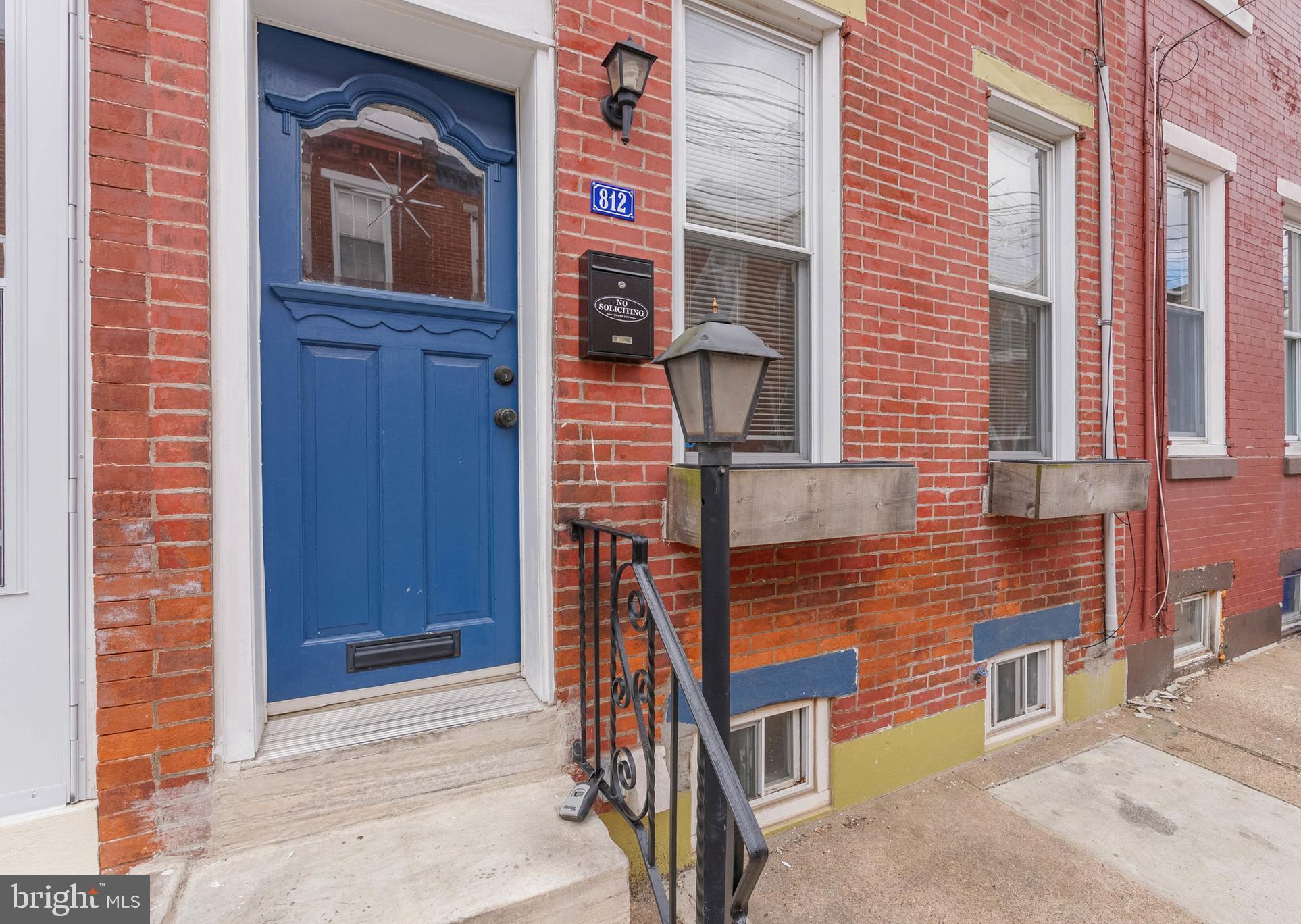 812 LIVINGSTON STREET