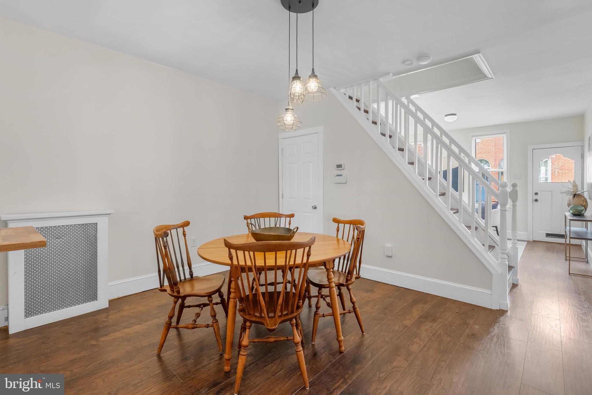 812 LIVINGSTON STREET
