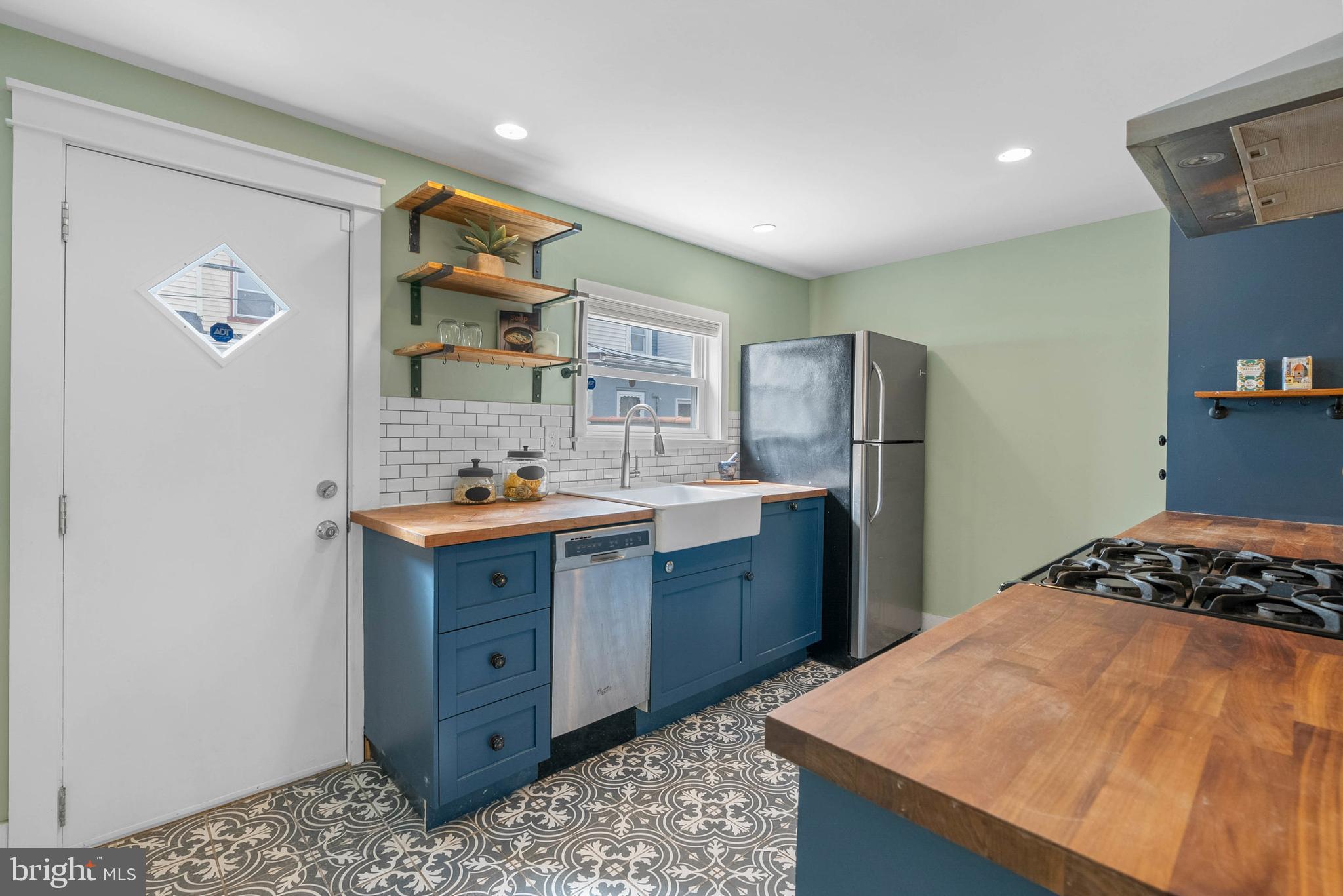 812 LIVINGSTON STREET