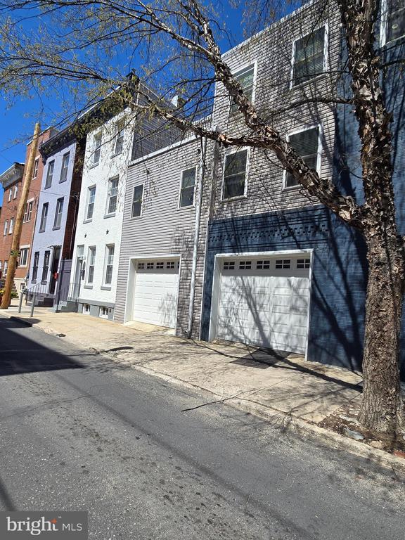 1300 N LAWRENCE STREET 1