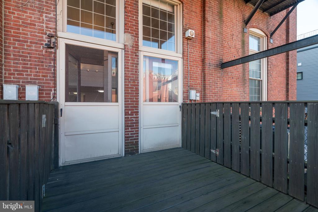 915 BAINBRIDGE STREET 925 205