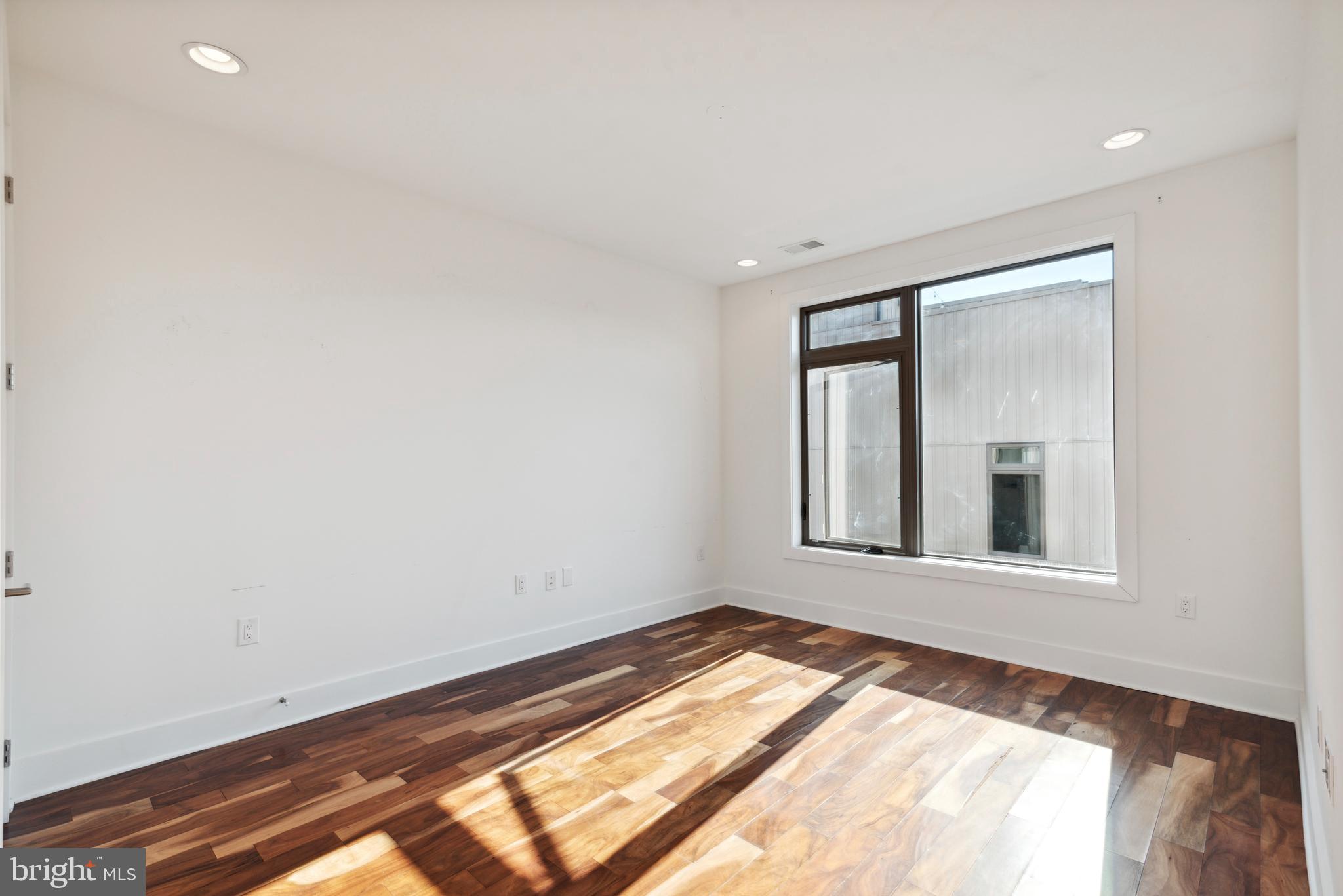 853 N 3RD STREET