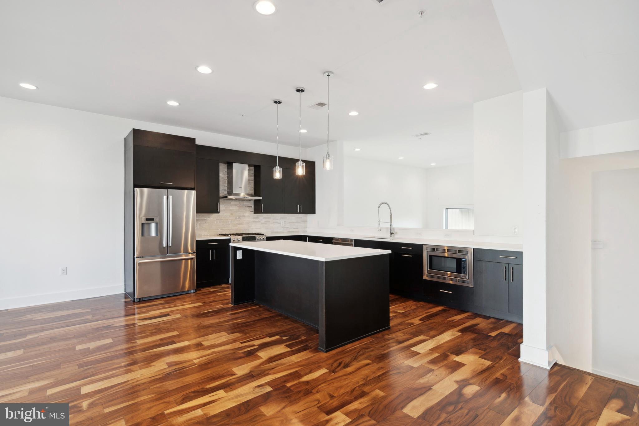 853 N 3RD STREET