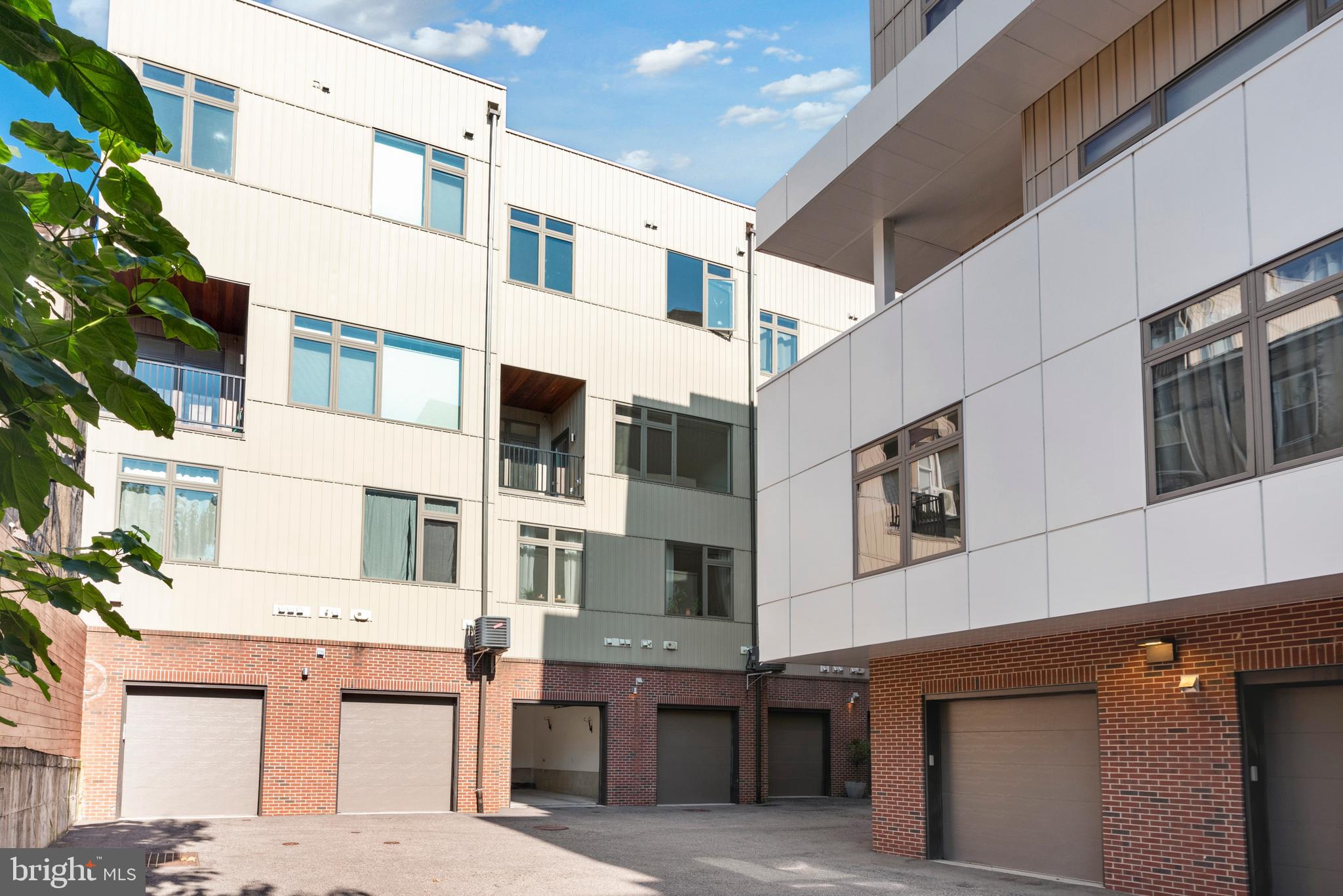 853 N 3RD STREET
