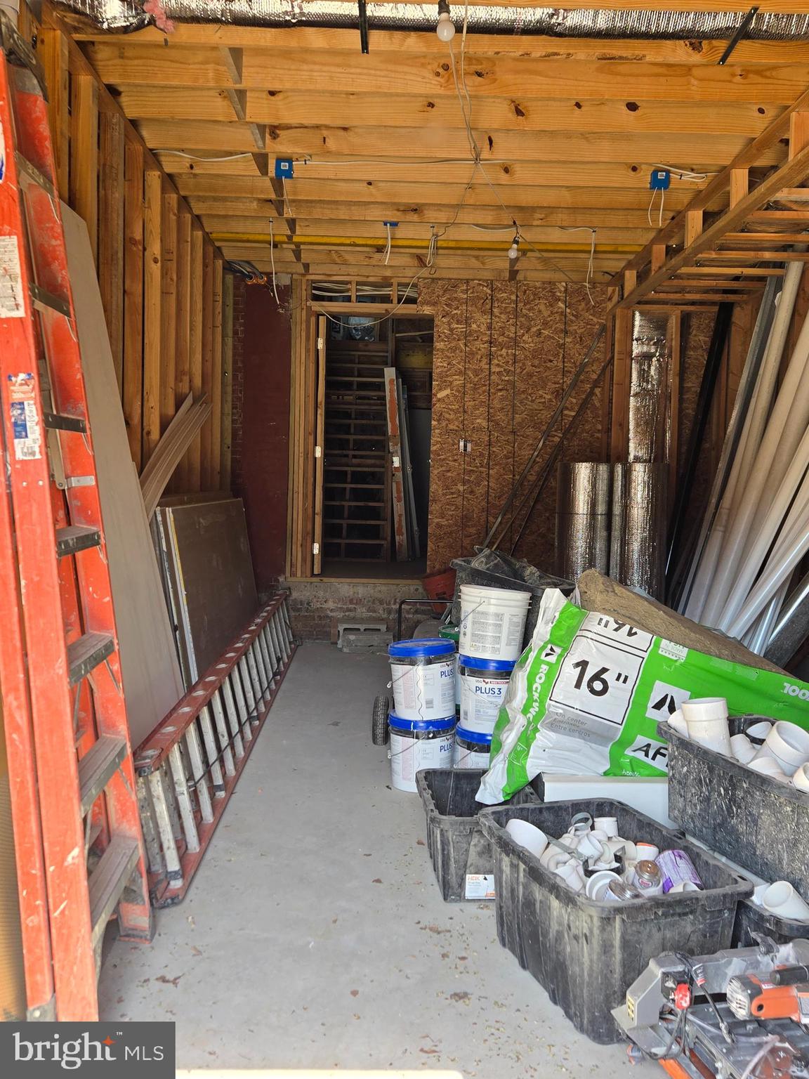 1406 E MOYAMENSING AVENUE