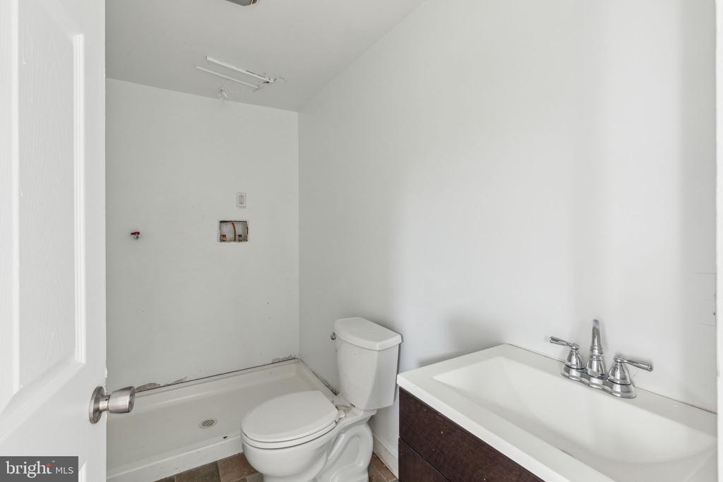 3475 COLLINS STREET 108