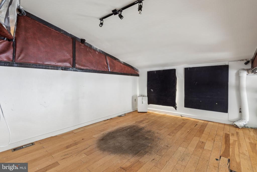 3475 COLLINS STREET 108