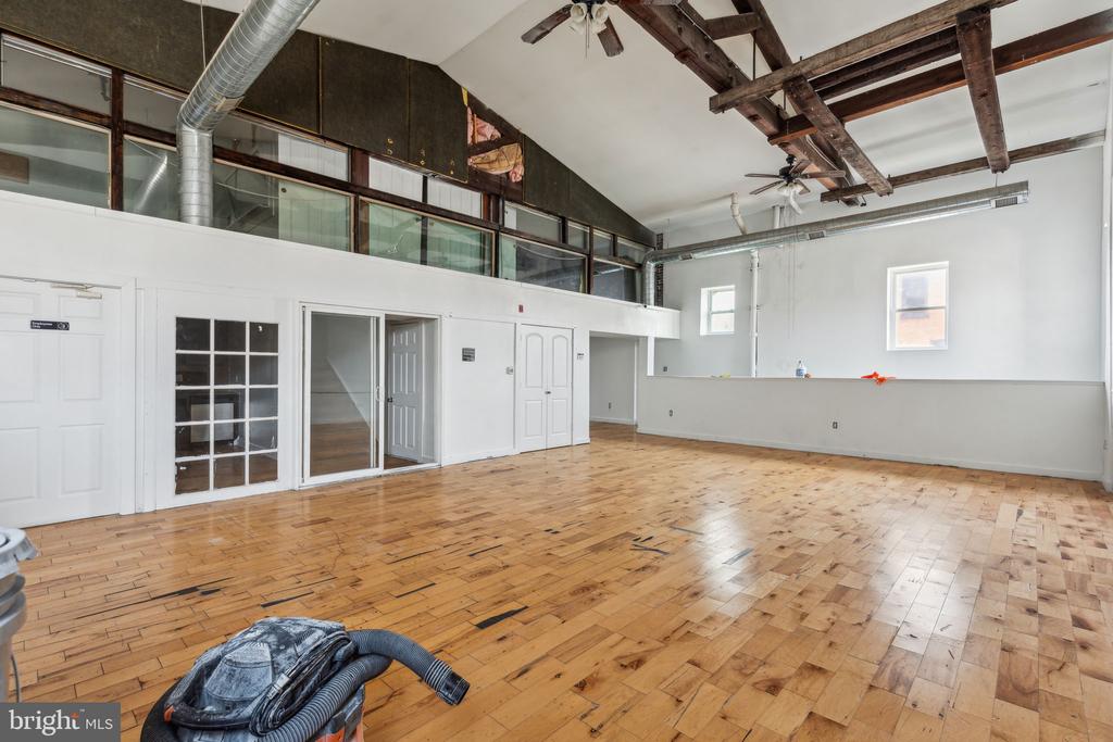 3475 COLLINS STREET 108