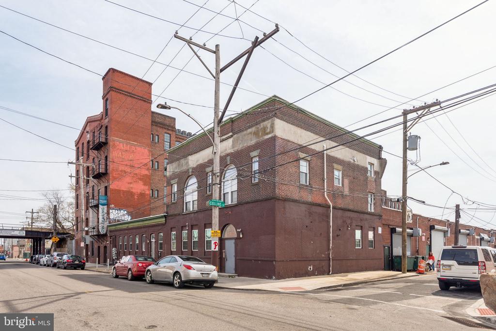3475 COLLINS STREET 108