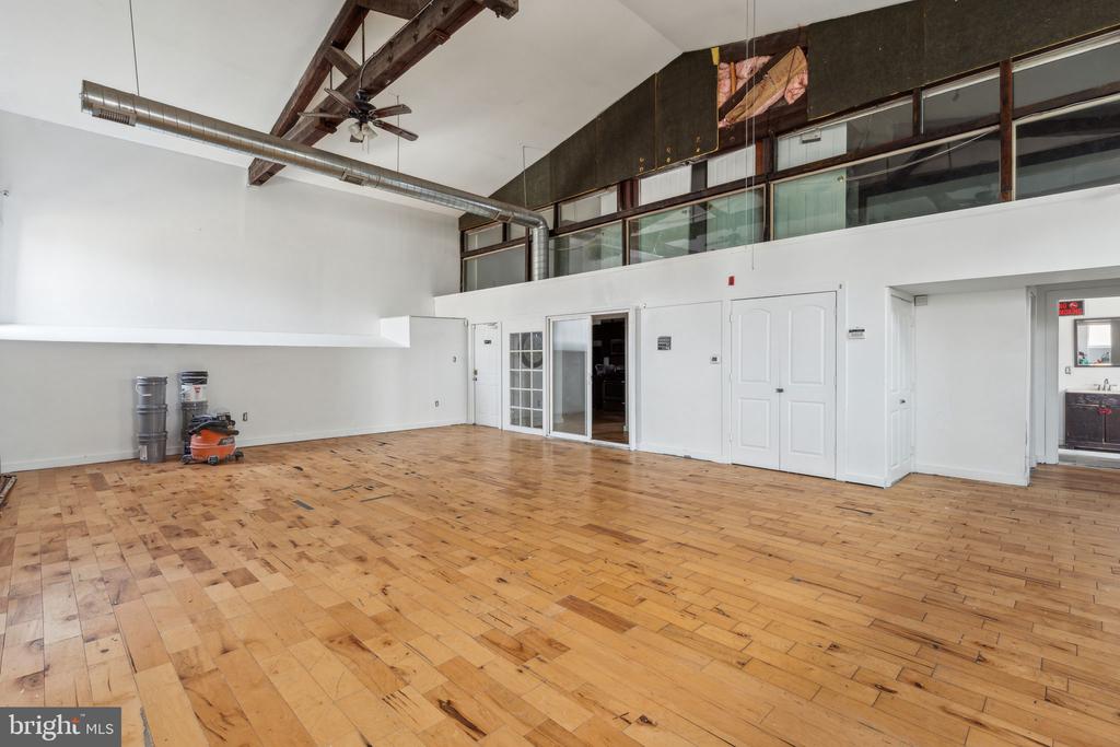 3475 COLLINS STREET 108