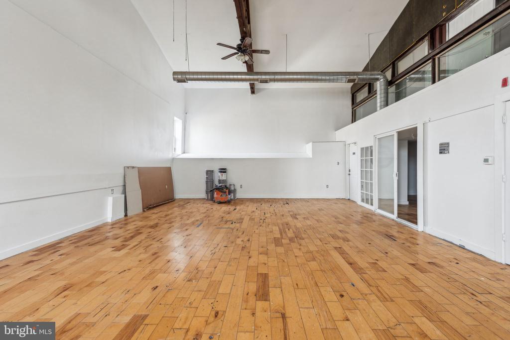 3475 COLLINS STREET 108