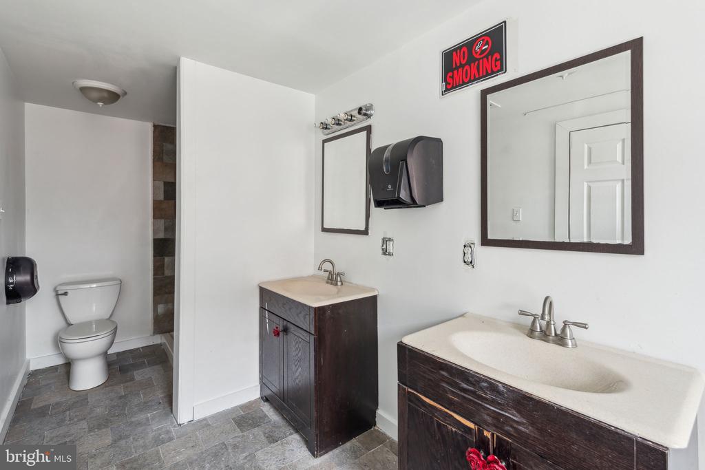 3475 COLLINS STREET 108