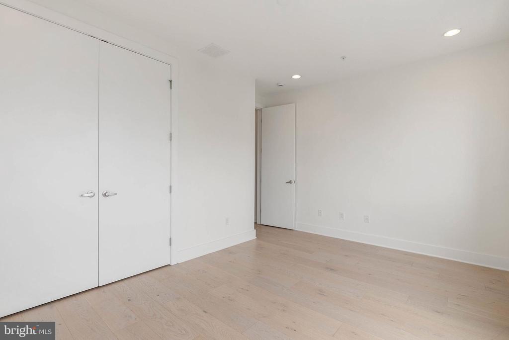 740 S COLUMBUS BOULEVARD 74