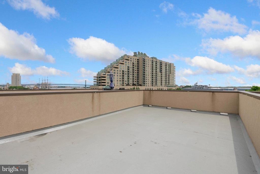 740 S COLUMBUS BOULEVARD 74