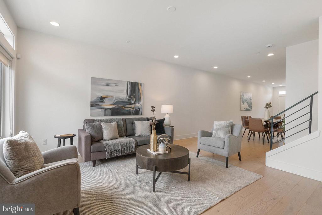 740 S COLUMBUS BOULEVARD 74