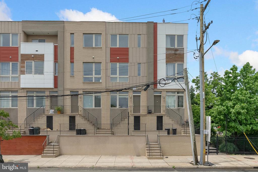 740 S COLUMBUS BOULEVARD 74