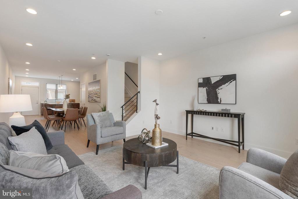740 S COLUMBUS BOULEVARD 74