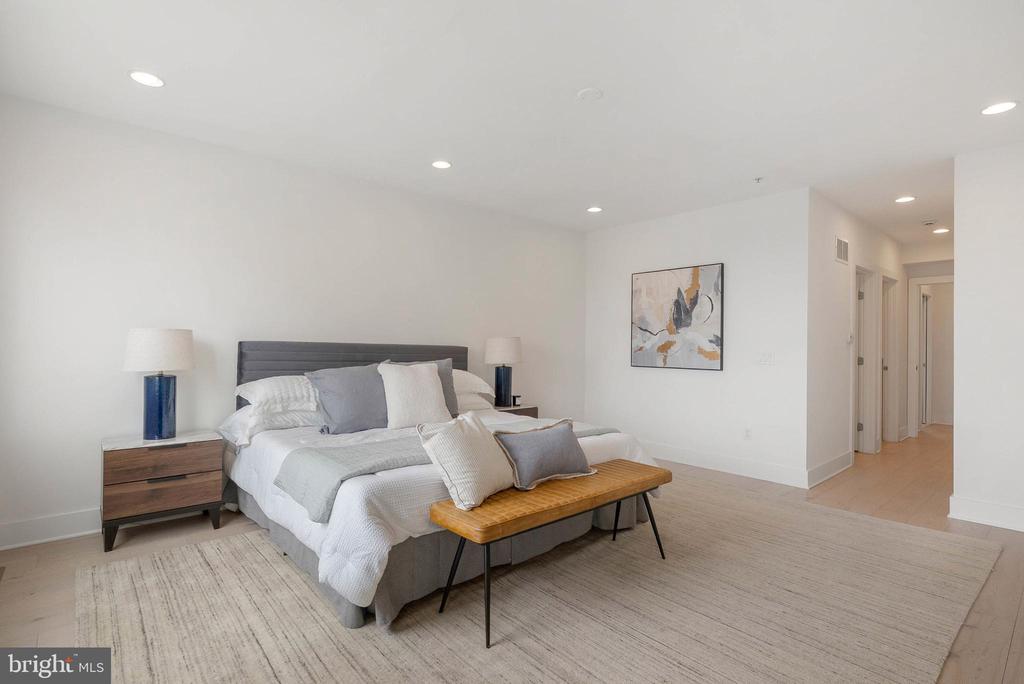 740 S COLUMBUS BOULEVARD 74