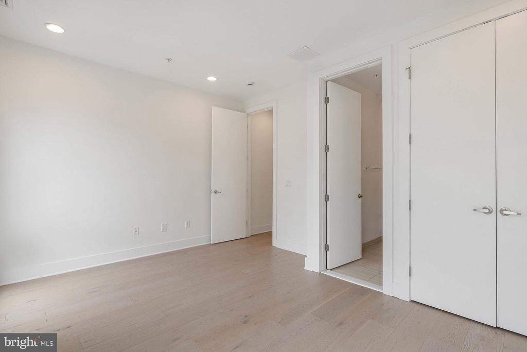 740 S COLUMBUS BOULEVARD 74