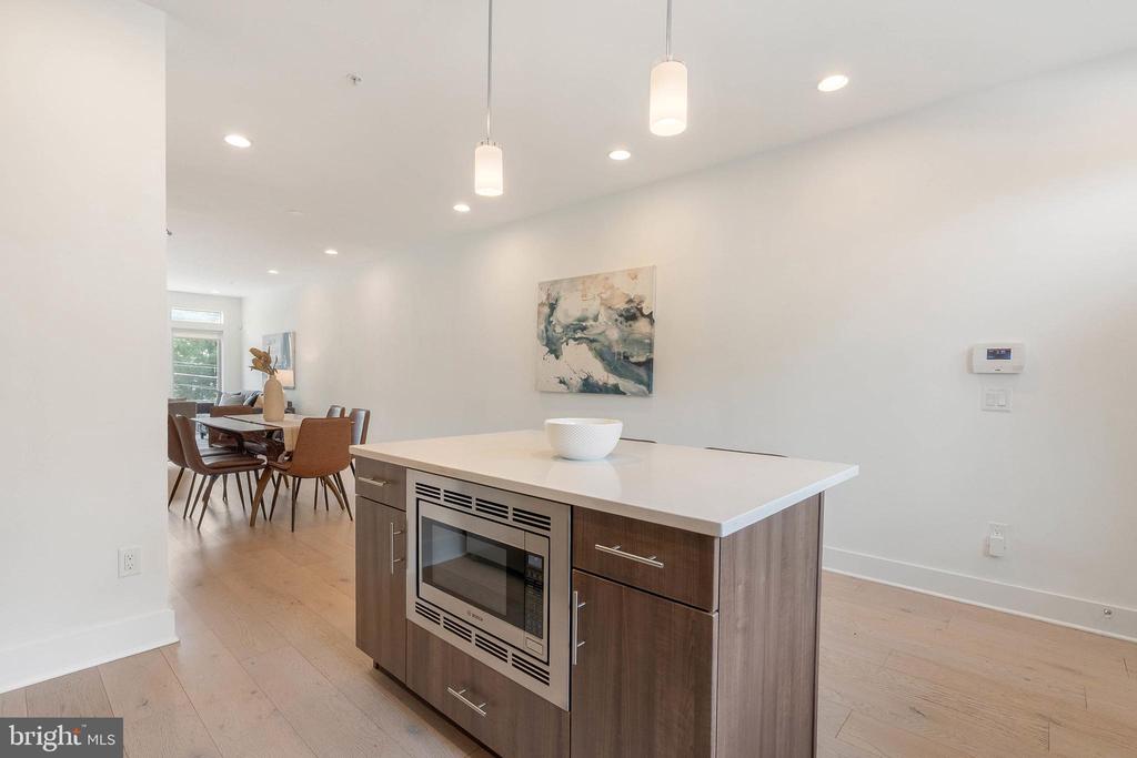 740 S COLUMBUS BOULEVARD 74