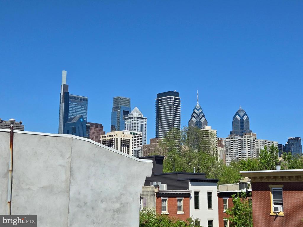 2402 LOMBARD STREET 2