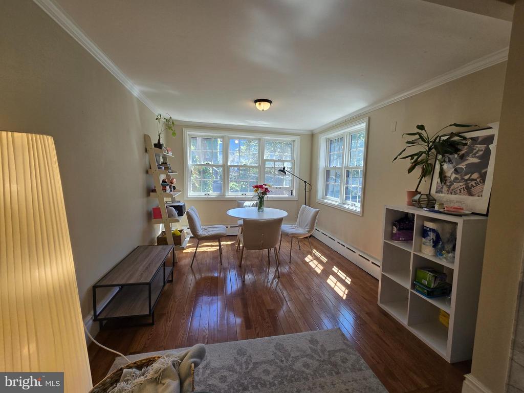 2402 LOMBARD STREET 2
