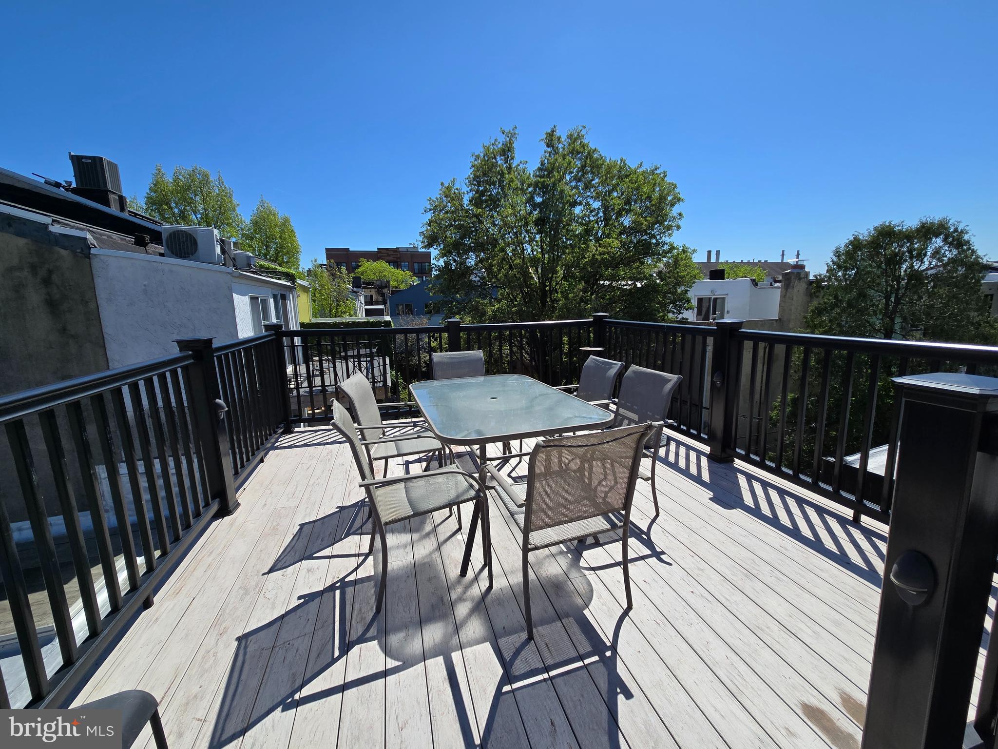 2402 LOMBARD STREET 2