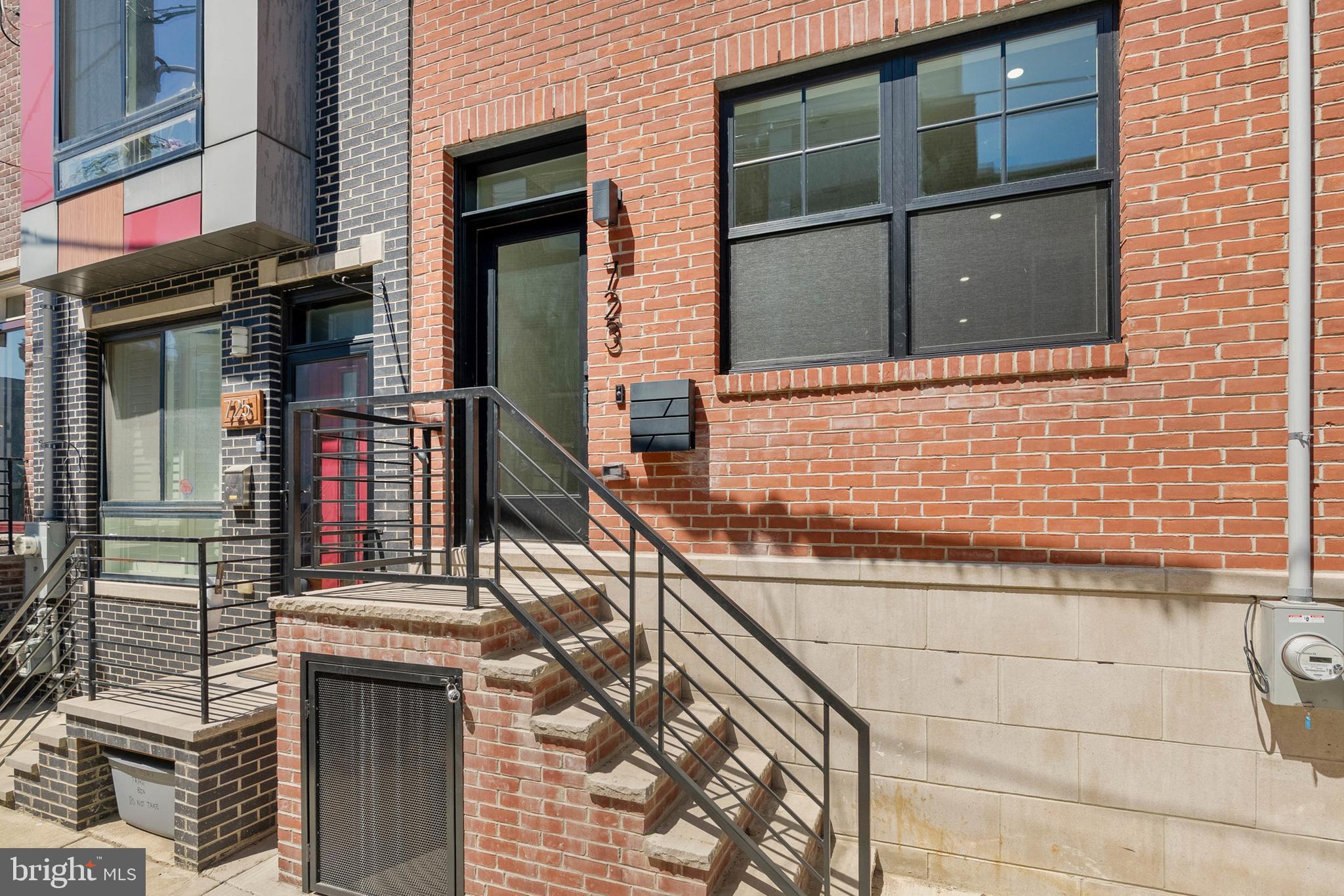 723 MERCY STREET