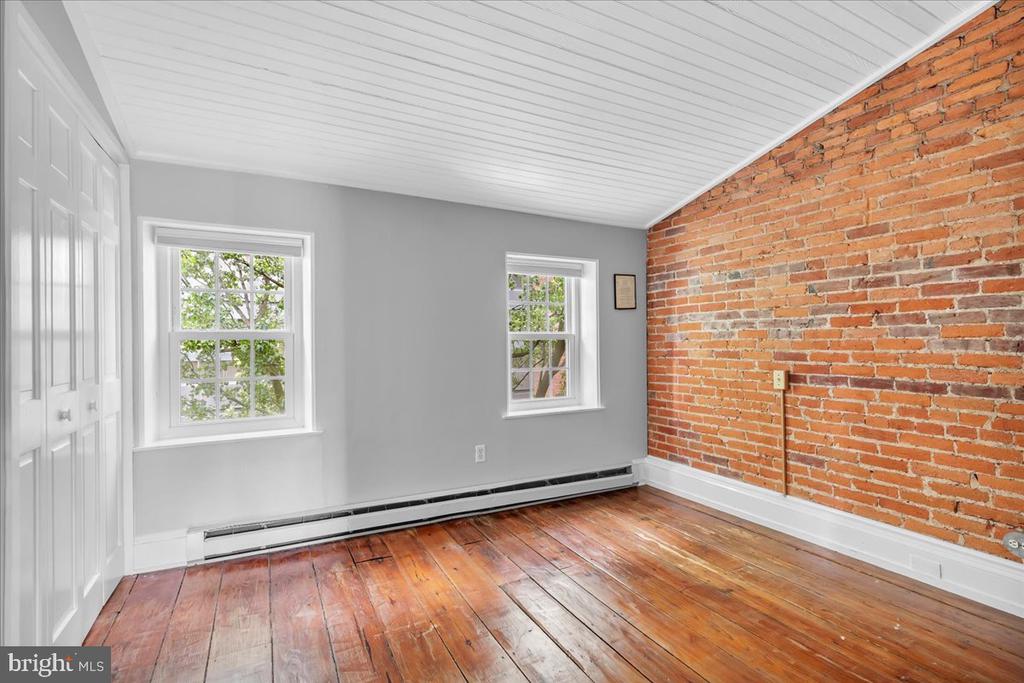 521 S 27TH STREET
