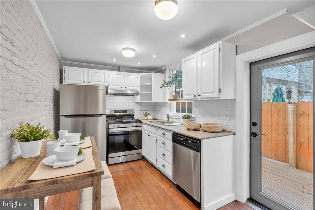521 S 27TH STREET