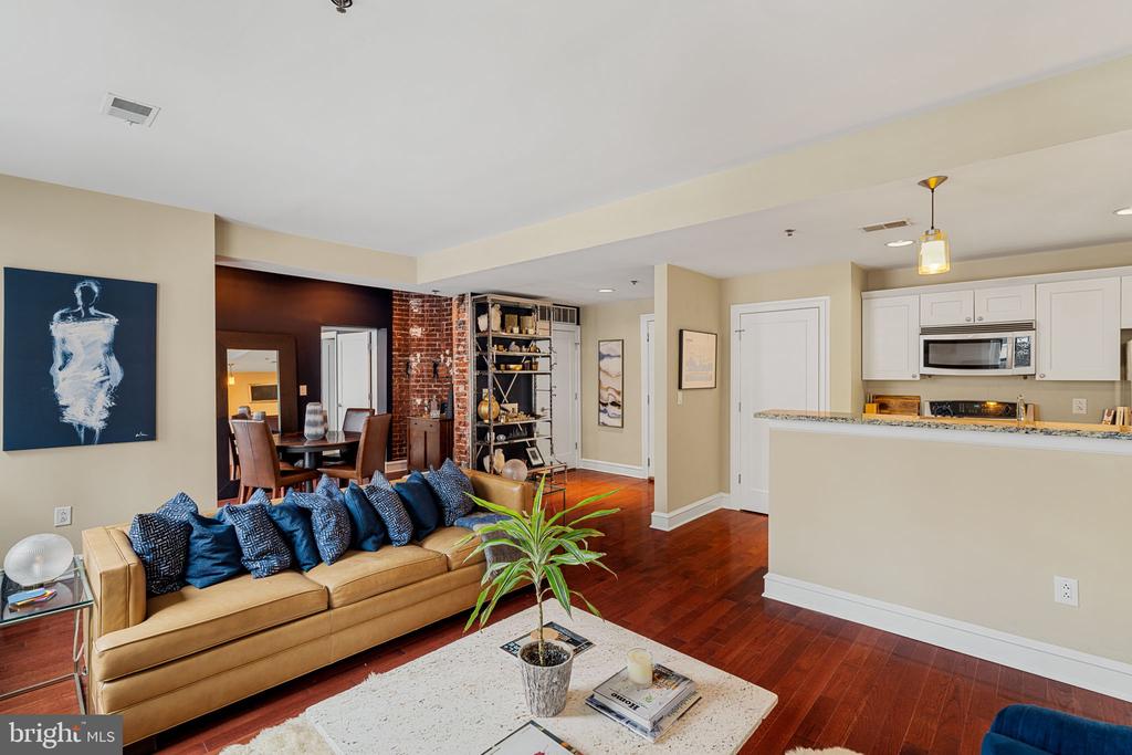 1811 CHESTNUT STREET 405