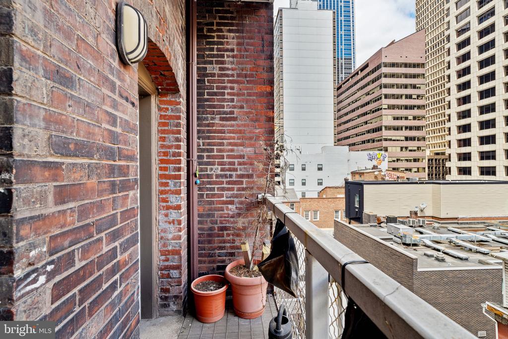1811 CHESTNUT STREET 405