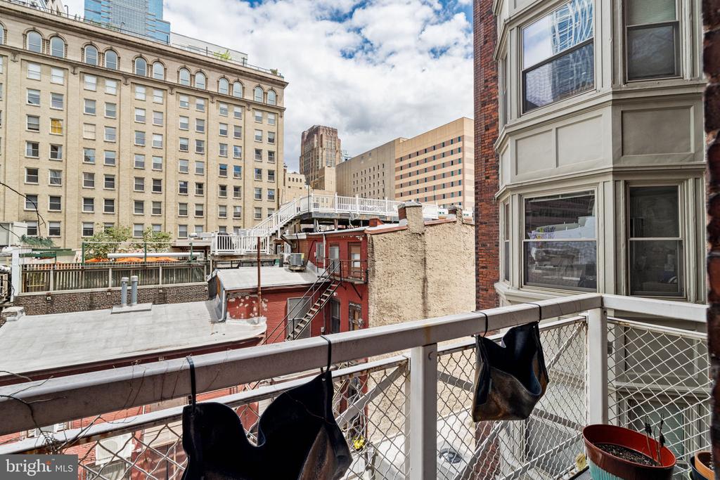 1811 CHESTNUT STREET 405
