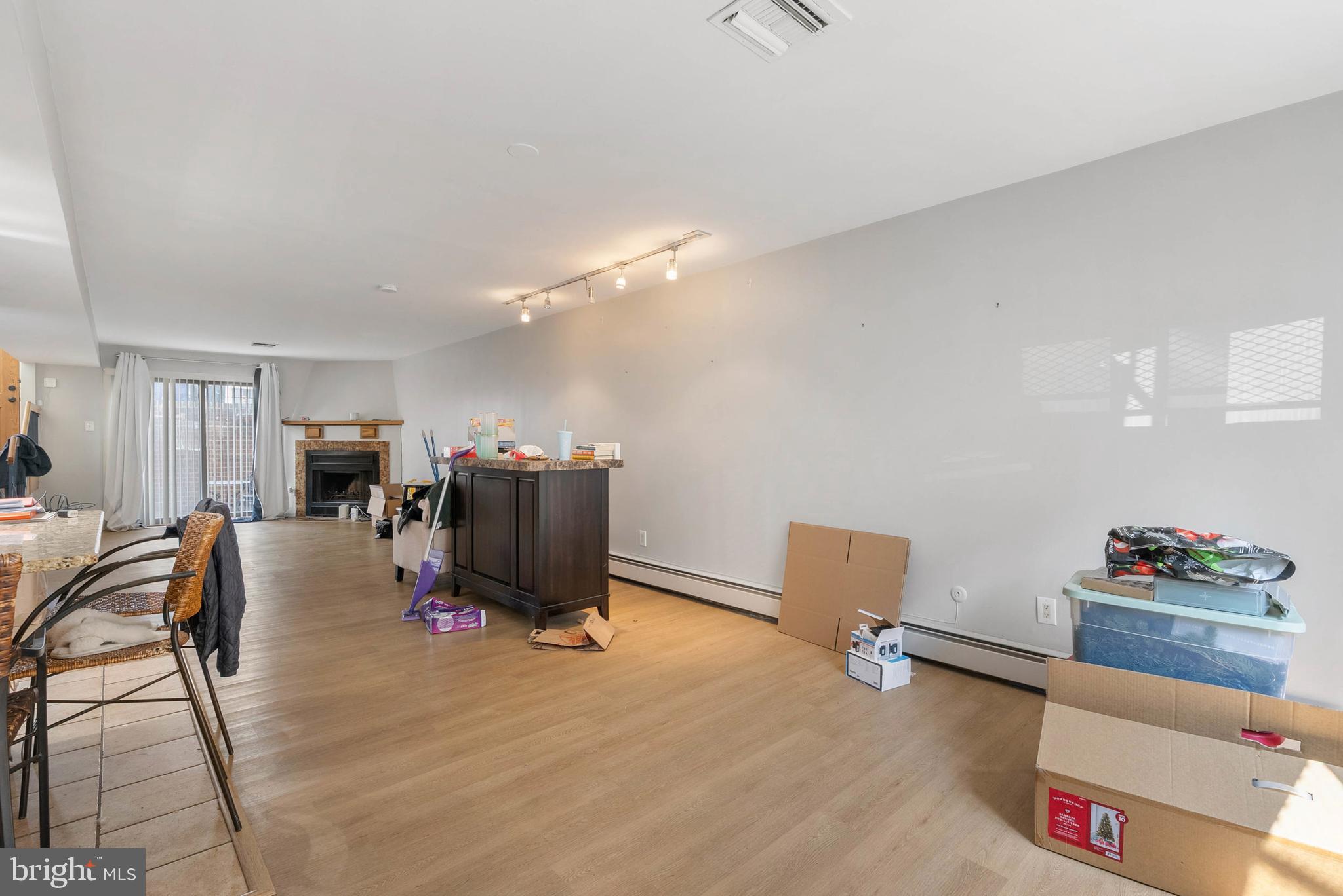 1906 RODMAN STREET A