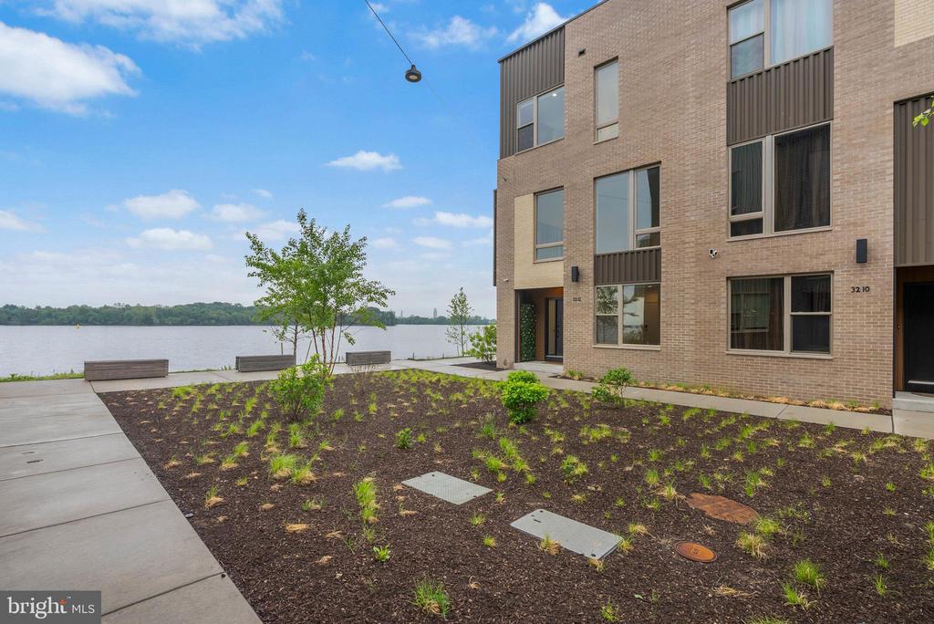 3212 EVERGREEN WALK