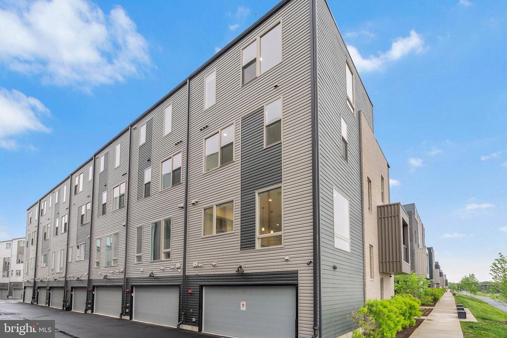 3212 EVERGREEN WALK