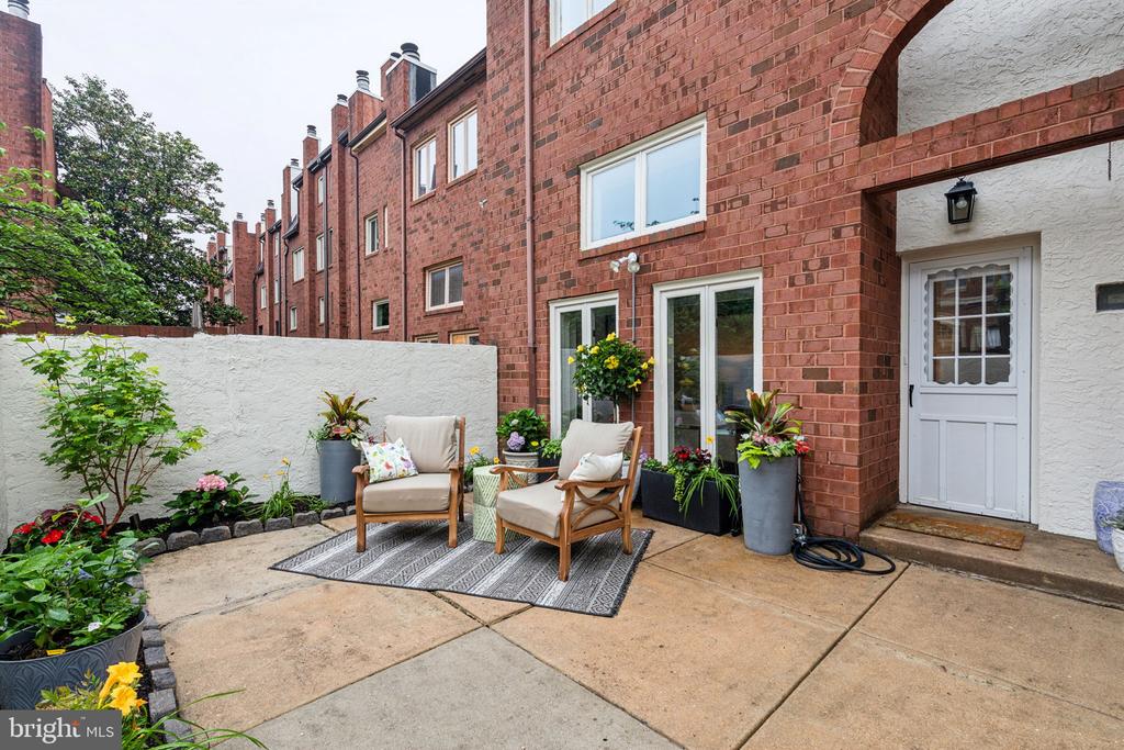1 CHRISTIAN STREET 49